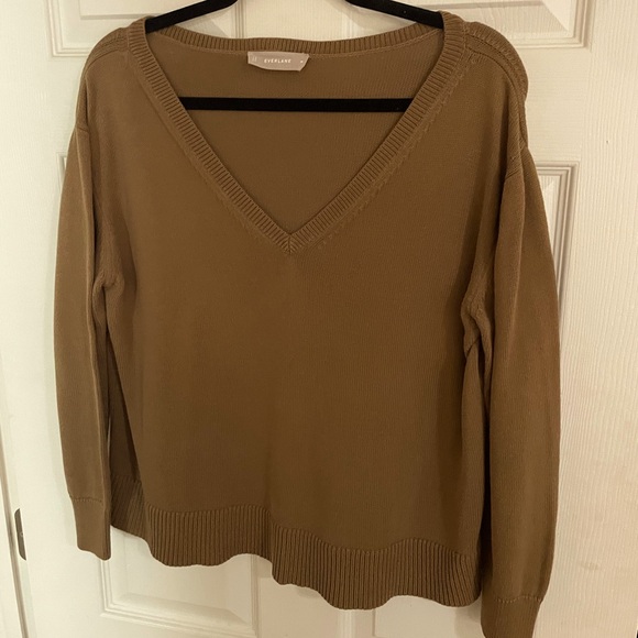 Everlane Sweaters - Everlane Tan V-Neck Sweater Classic Knit